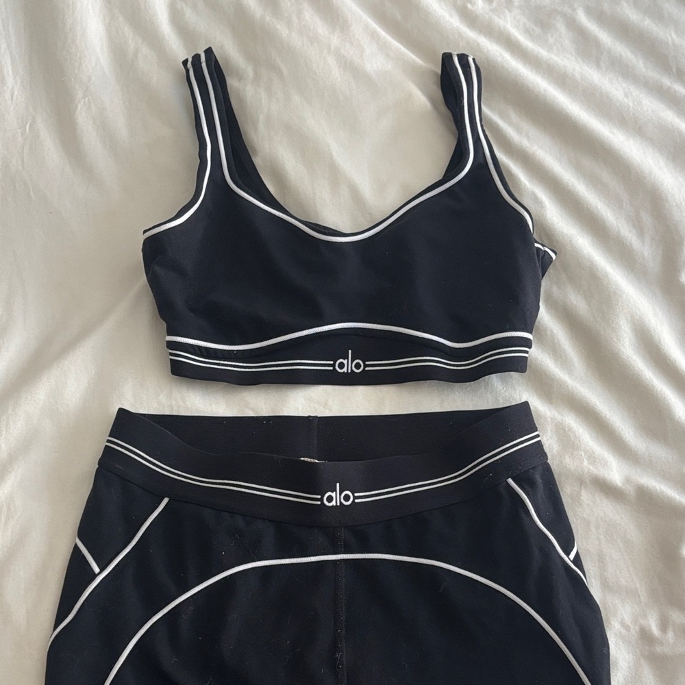 ALO Yoga Black and White Sports Bra Set